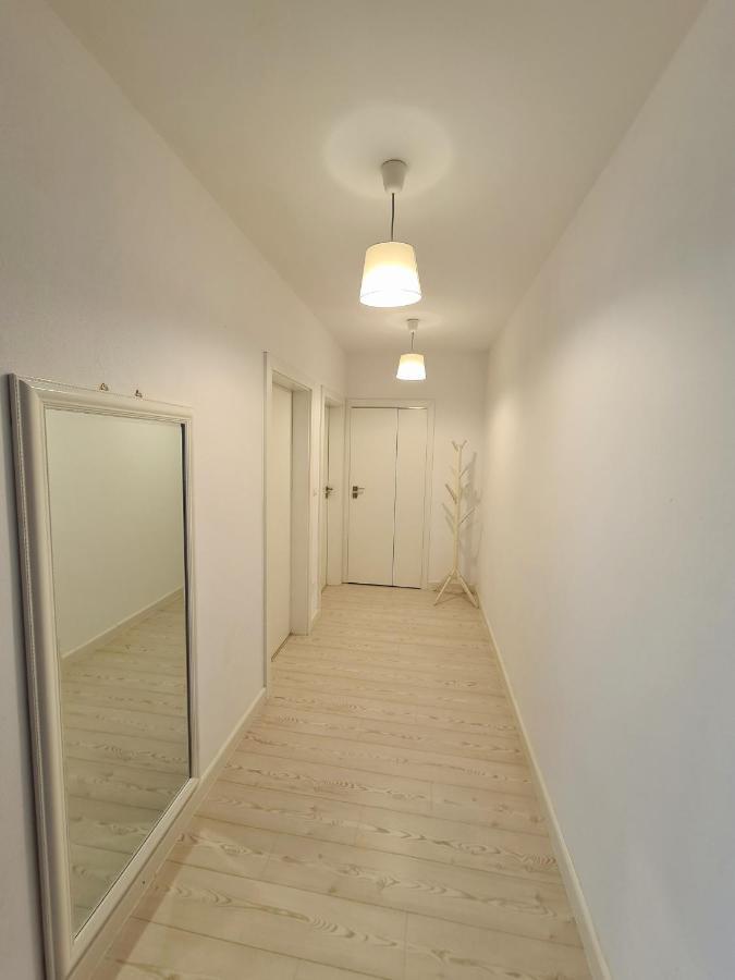 Central Apartament Urbana Арад Екстериор снимка
